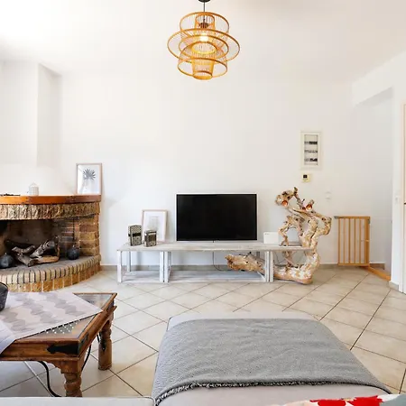 Nikos And Vicky's House Casa vacanze