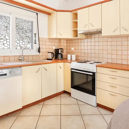 Nyaraló Nikos And Vicky's House