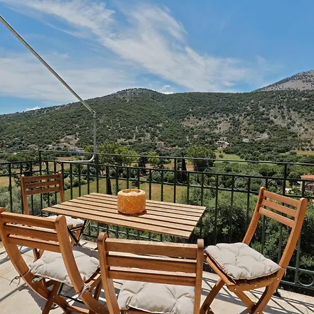 Nyaraló Nikos And Vicky's House